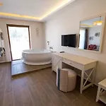 Icarus Hotel 3*