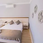 Hotel Icarus