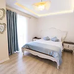מלון Icarus