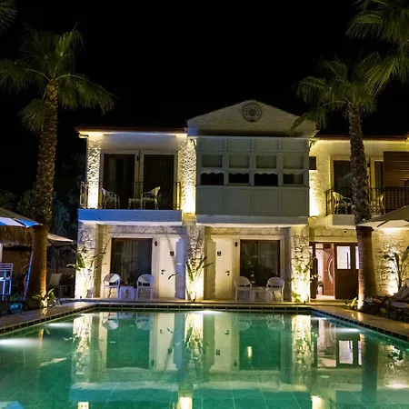 Icarus Hotel 3*